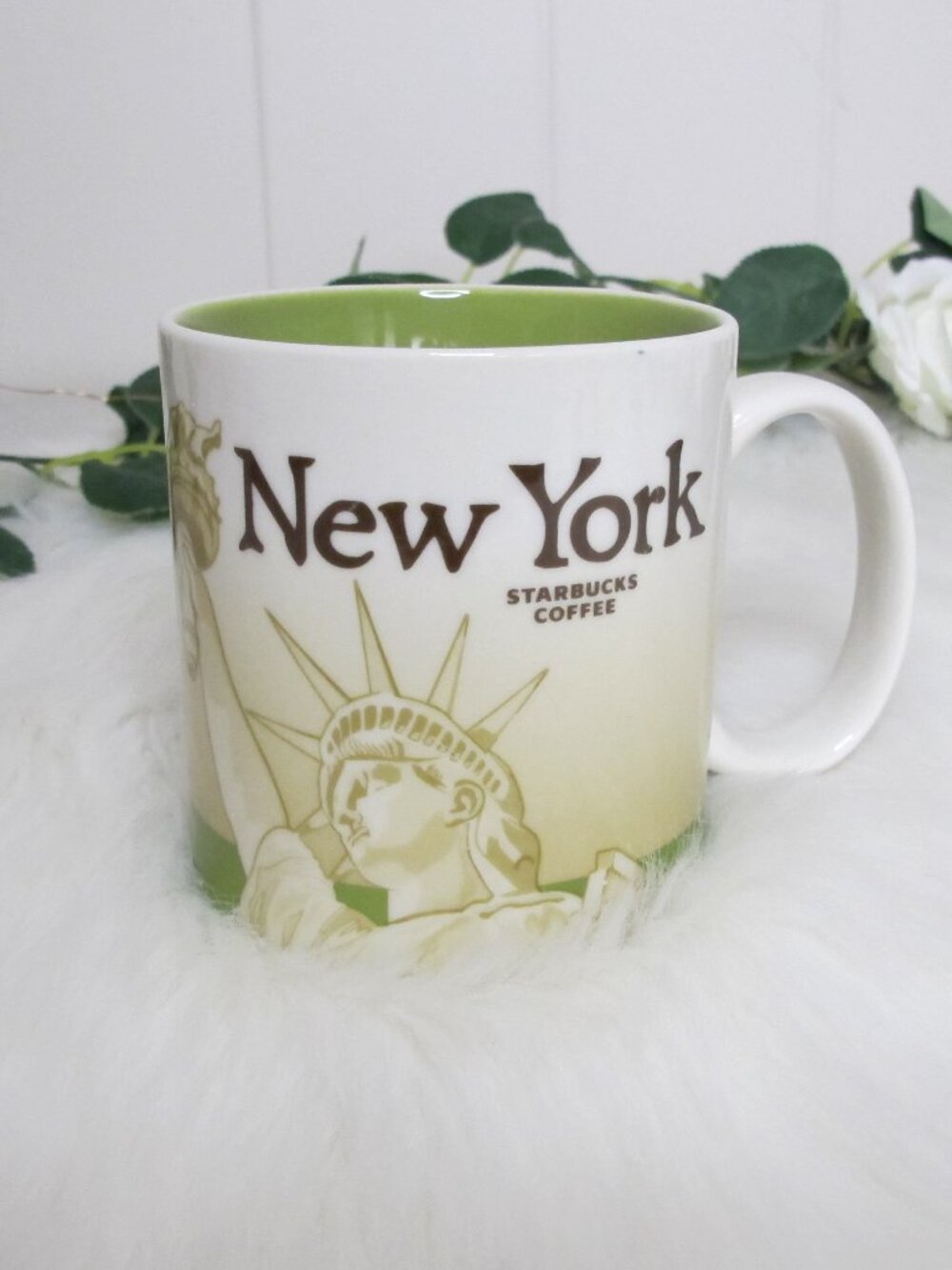 Starbucks | 16 oz New York Global City Collection Statue of Liberty Mug